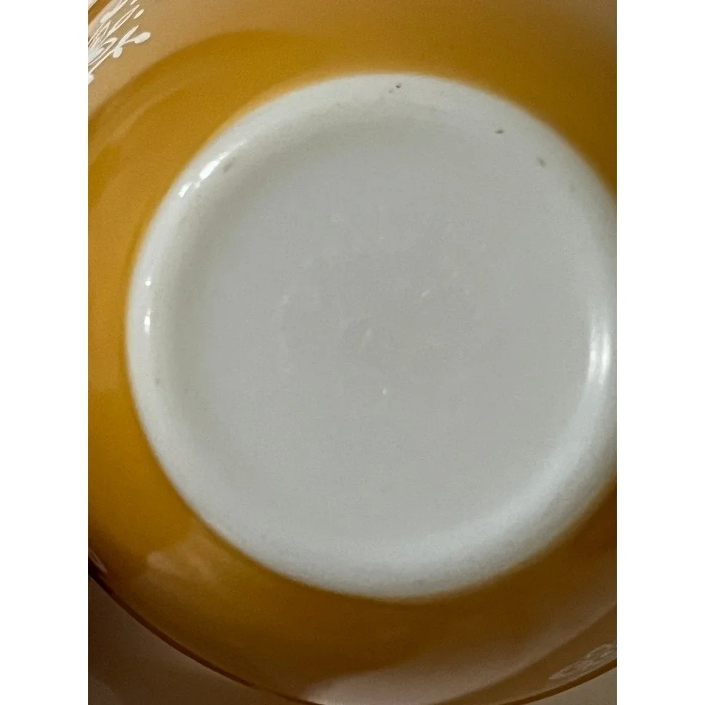 Pyrex Butterfly Gold Mixing Bowls Set of 2 Mustard Yellow 401 1.5pt 403 2.5qt